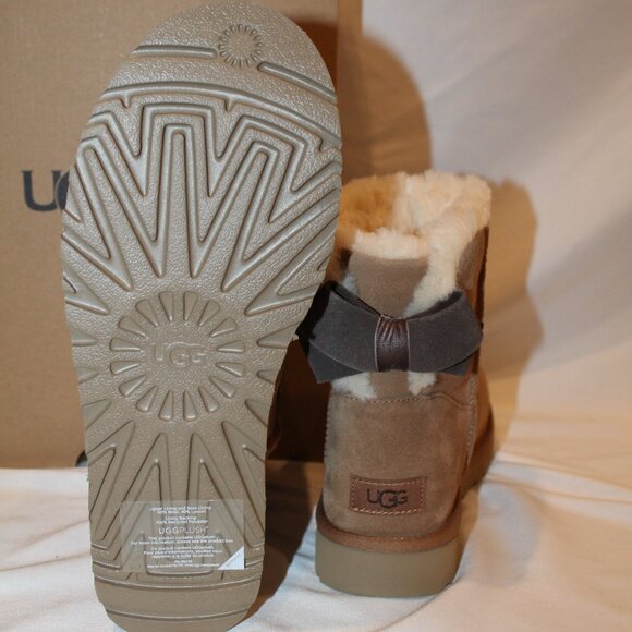 NIEW UGG WOMEN'S BAILEY SUEDE BOW WATER RESISTANT SUEDE SHEARLING LINED 10 - Picture 8 of 8